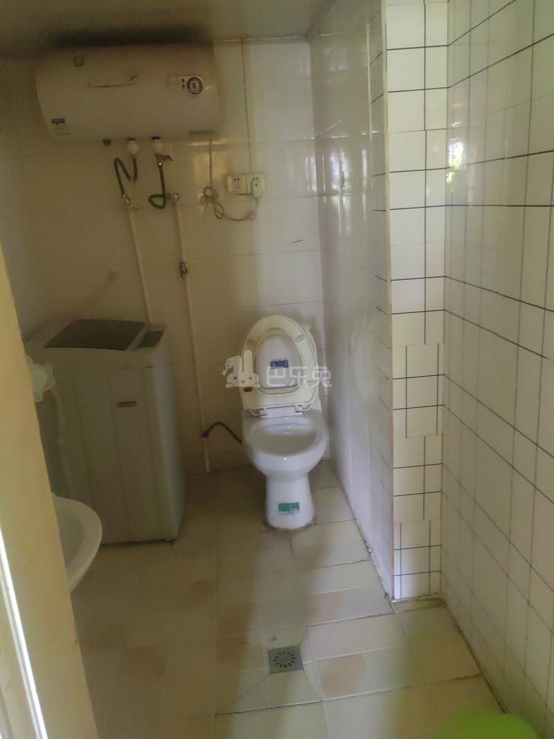 富锦路5380临（民房）7131680卫生间图5