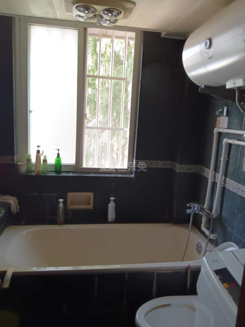 北大街108弄小区7135434卫生间图18