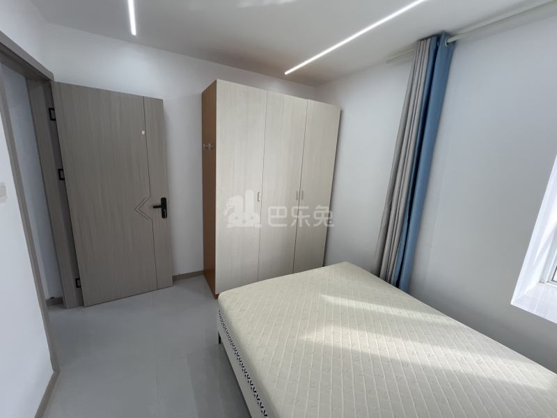 巷佳华苑3期7170167卧室图2