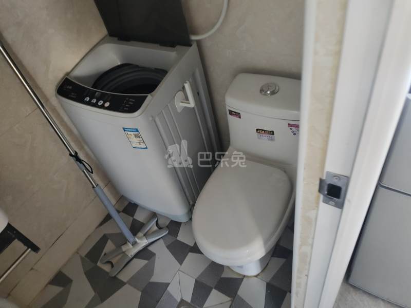 川沙新春村黄家宅（民房）7173359卫生间图5