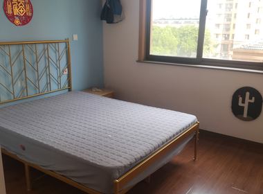 两湾新苑 1室0厅0卫