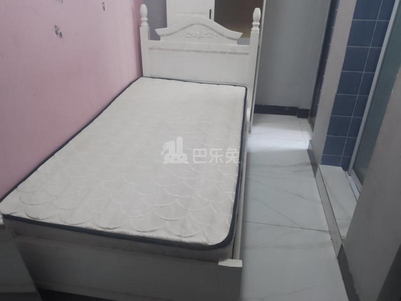 蟠龙馨苑7212838卧室图0