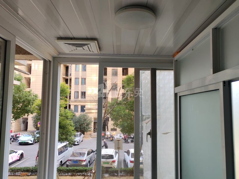 馨清佳苑7228583卧室窗户图8