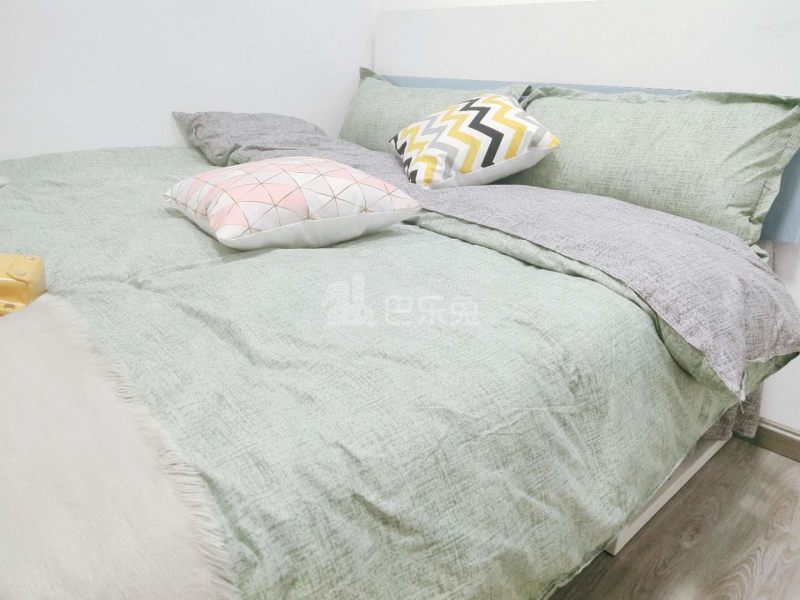 E+青年公寓坪洲轻铁花园1店7249512卧室图3