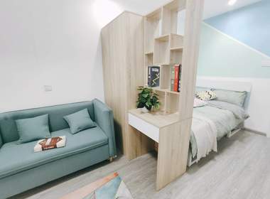 E+青年公寓坪洲轻铁花园1店 1室1厅1卫