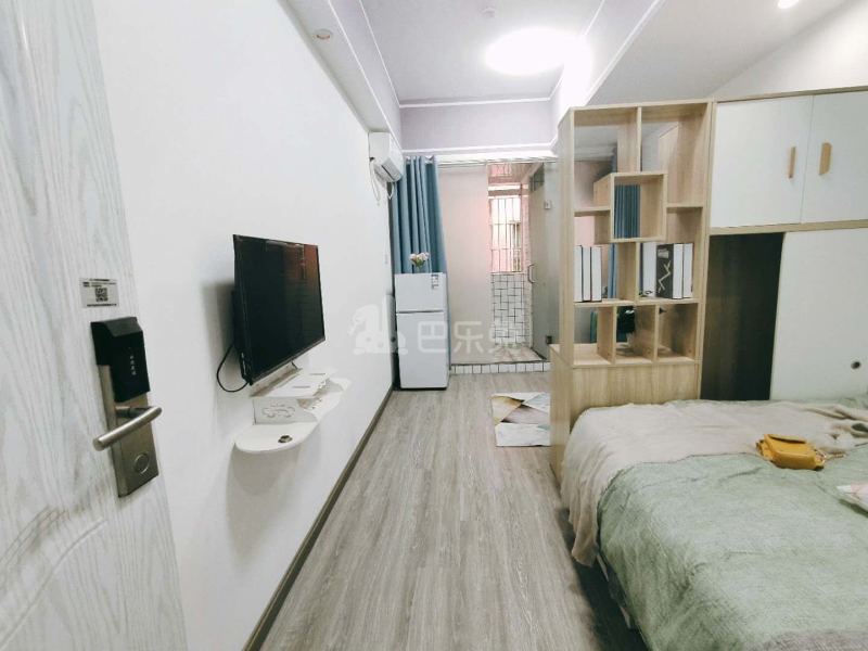 E+青年公寓坪洲轻铁花园1店7249512卧室图2