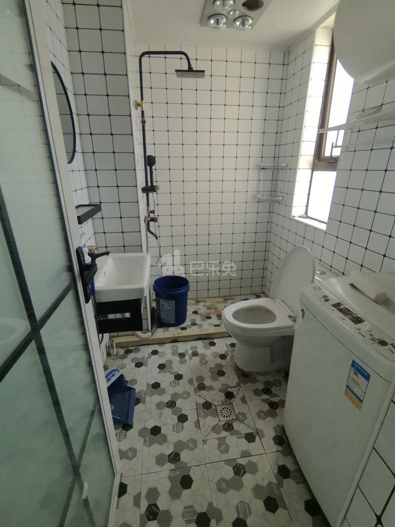 泰翔嘉苑7270624卫生间图5