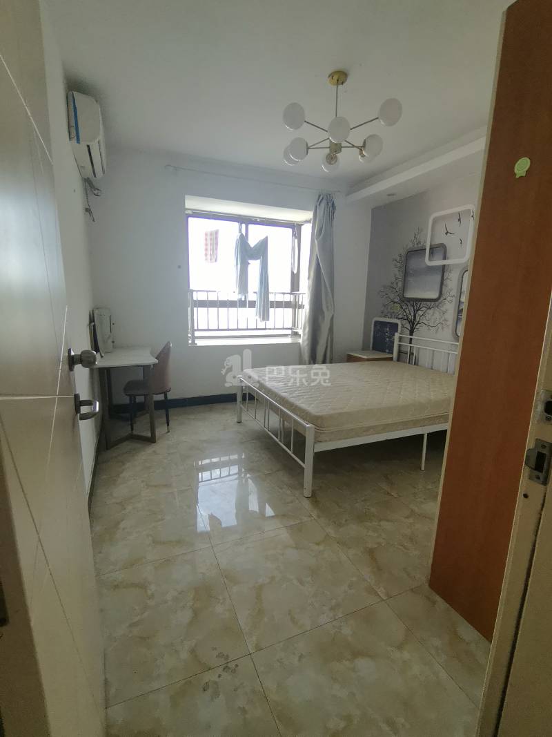 泰翔嘉苑7270624卧室图0