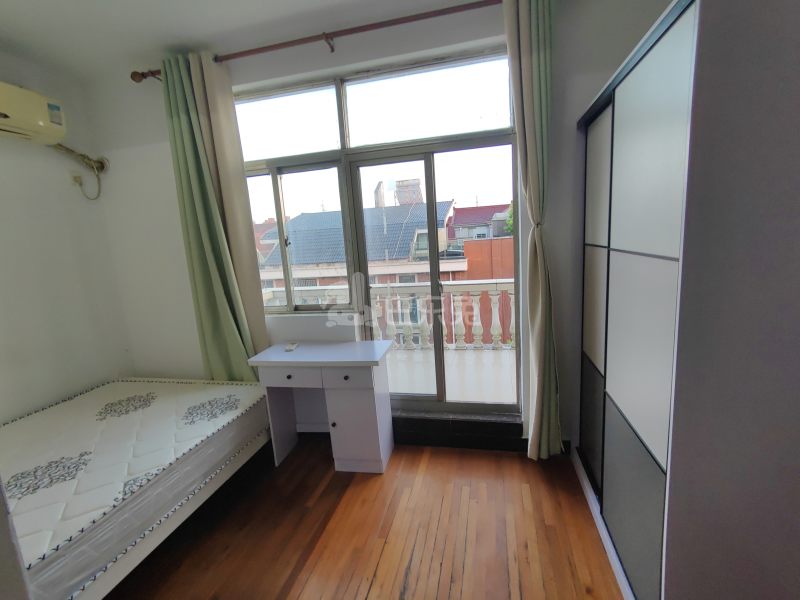 南园路165弄（民房）7312193卧室图1