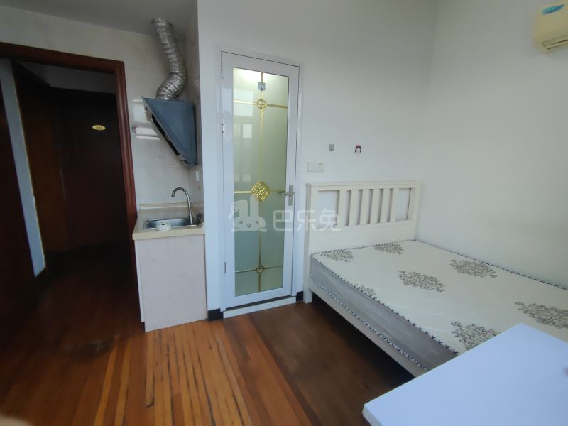 南园路165弄（民房）7312193卧室图3