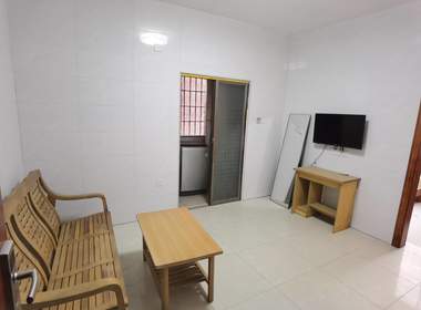 鹤边青云街四巷18号 2室1厅1卫