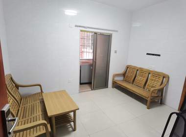 鹤边青云街四巷18号 2室1厅1卫