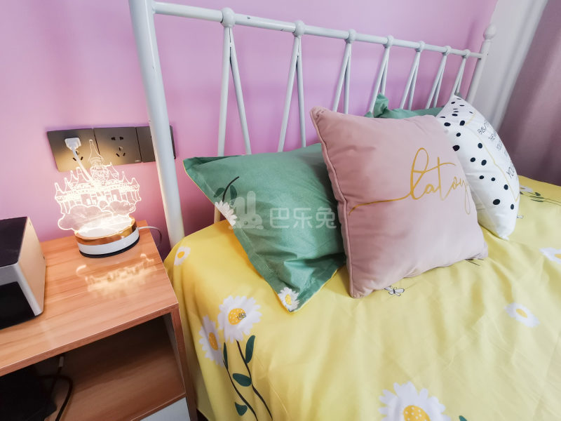 E+青年公寓越界梦幻城店7324984卧室图0