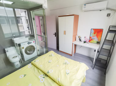 E+青年公寓越界梦幻城店 1室0厅1卫