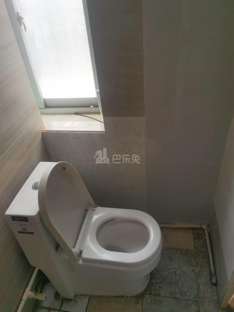 松坪山科苑新区7328746卫生间图4