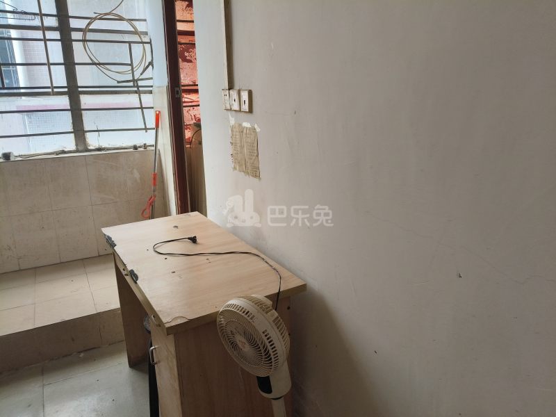 向南商业街4号7329418卧室图3