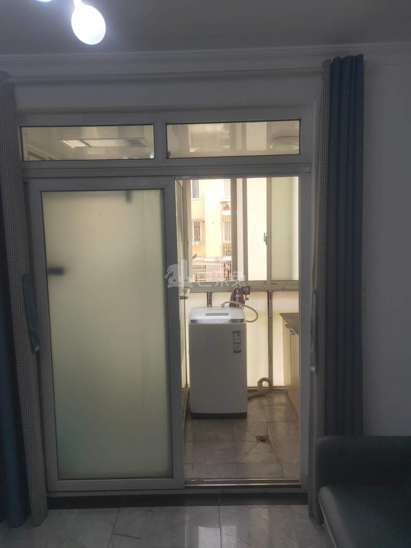 东方悦居7353611卧室窗户图7