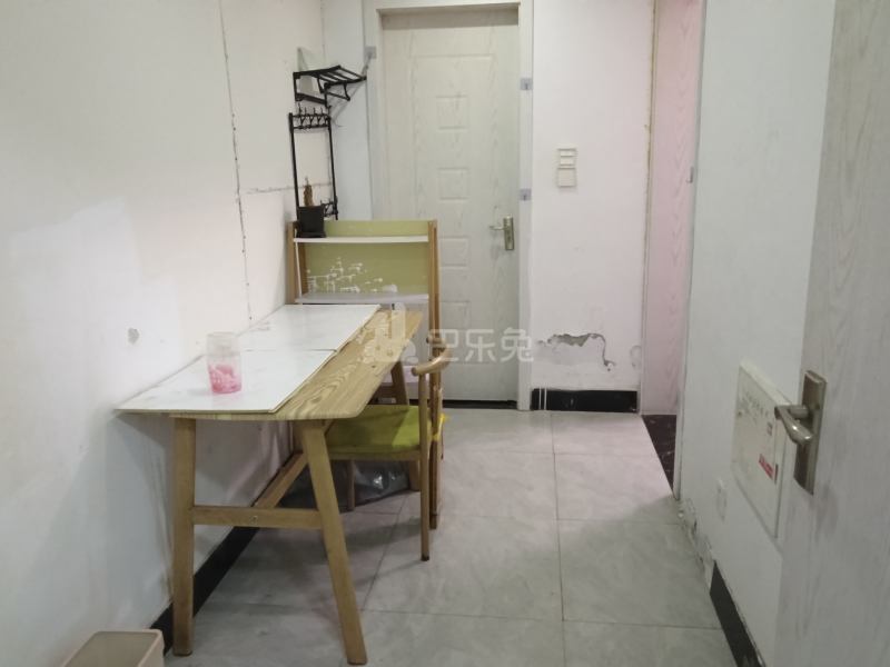 金昊丽苑7388339客厅图4