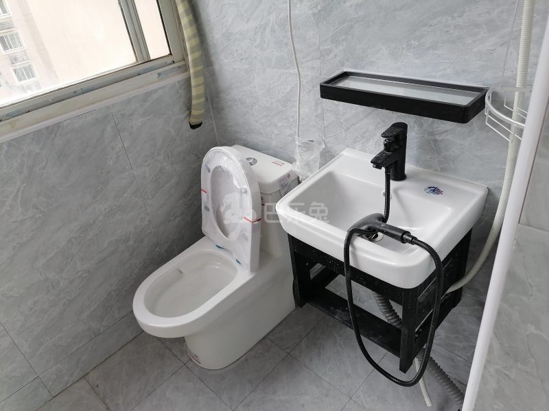 虞泽苑（鹏飞路51弄）7403233卫生间图5