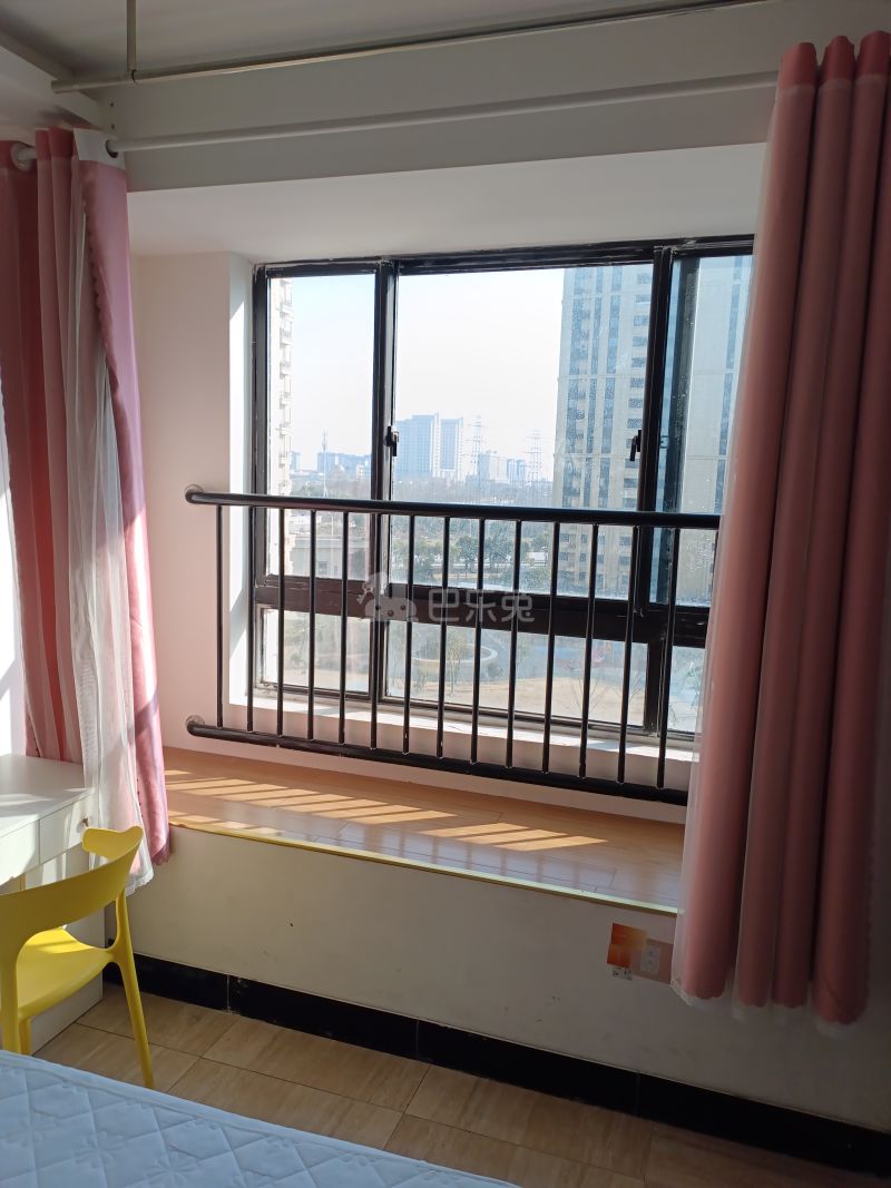 金昊丽苑7407921卧室窗户图6