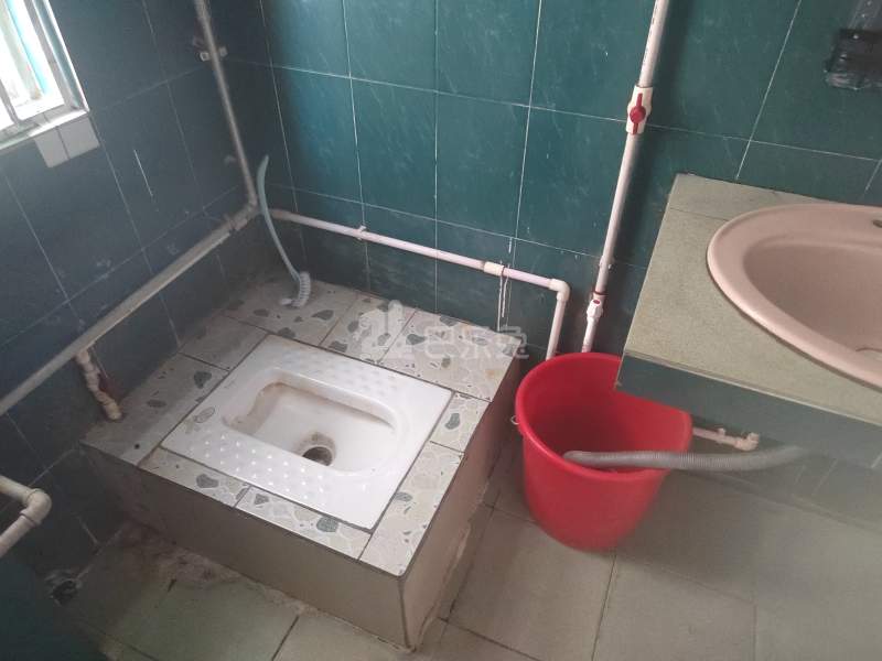 南山村7414965卫生间图6