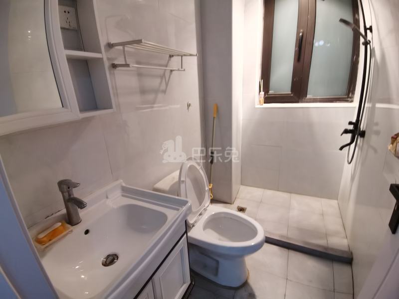 金昊丽苑7423782卫生间图6