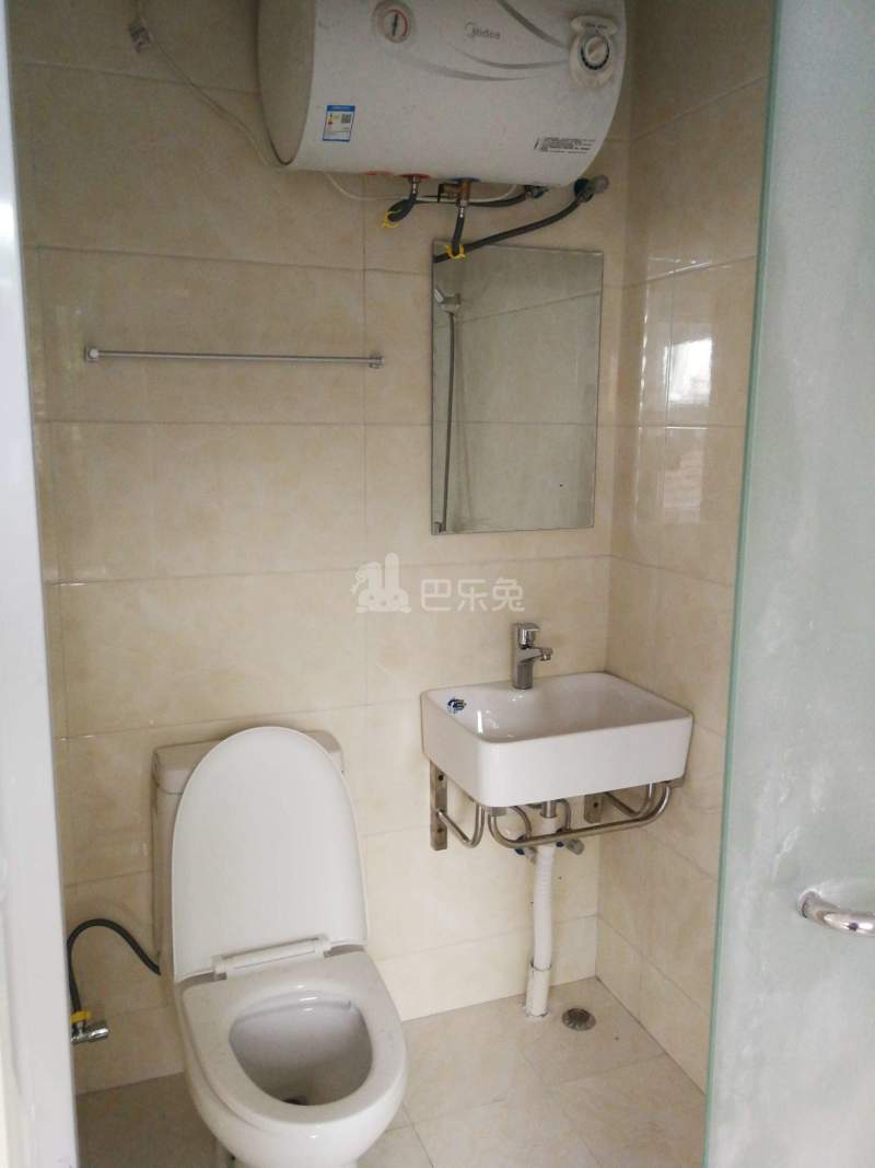 逸仙路3808号7424740卫生间图0
