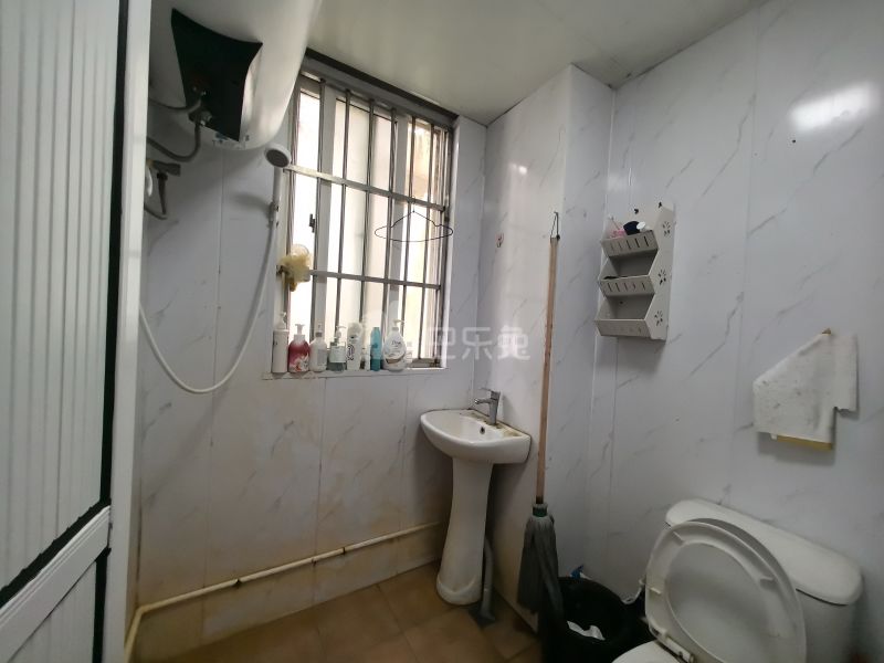 杨浦欣园西区743178卫生间图4