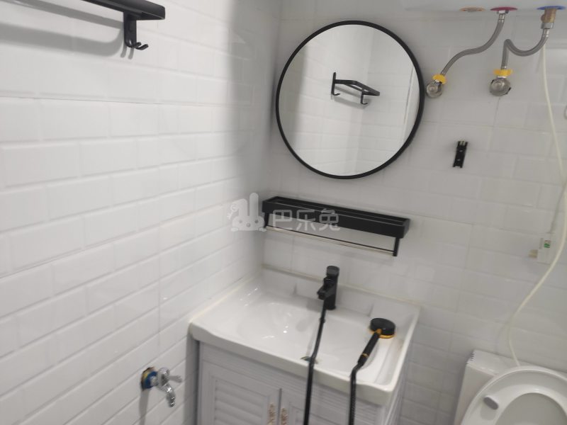 曲阳路274号7446125卫生间图4