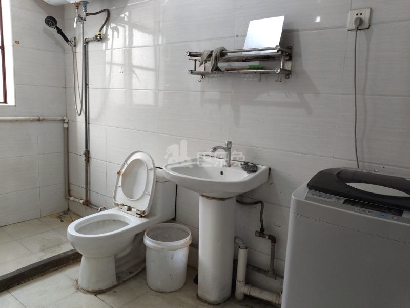 华浜二村5616939卫生间图8