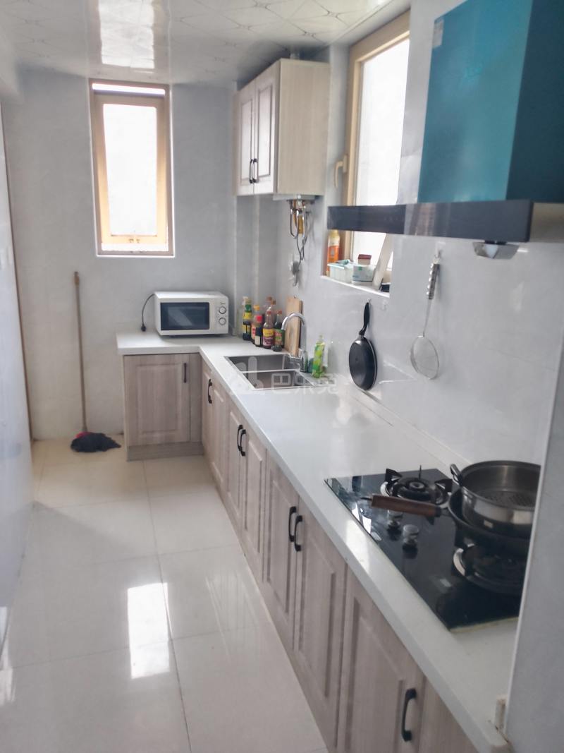 鼎固华庭2期7490392厨房图8