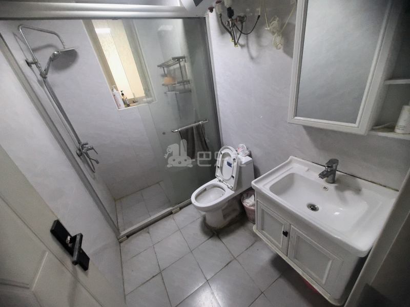 鼎固华庭2期7490392卫生间图10