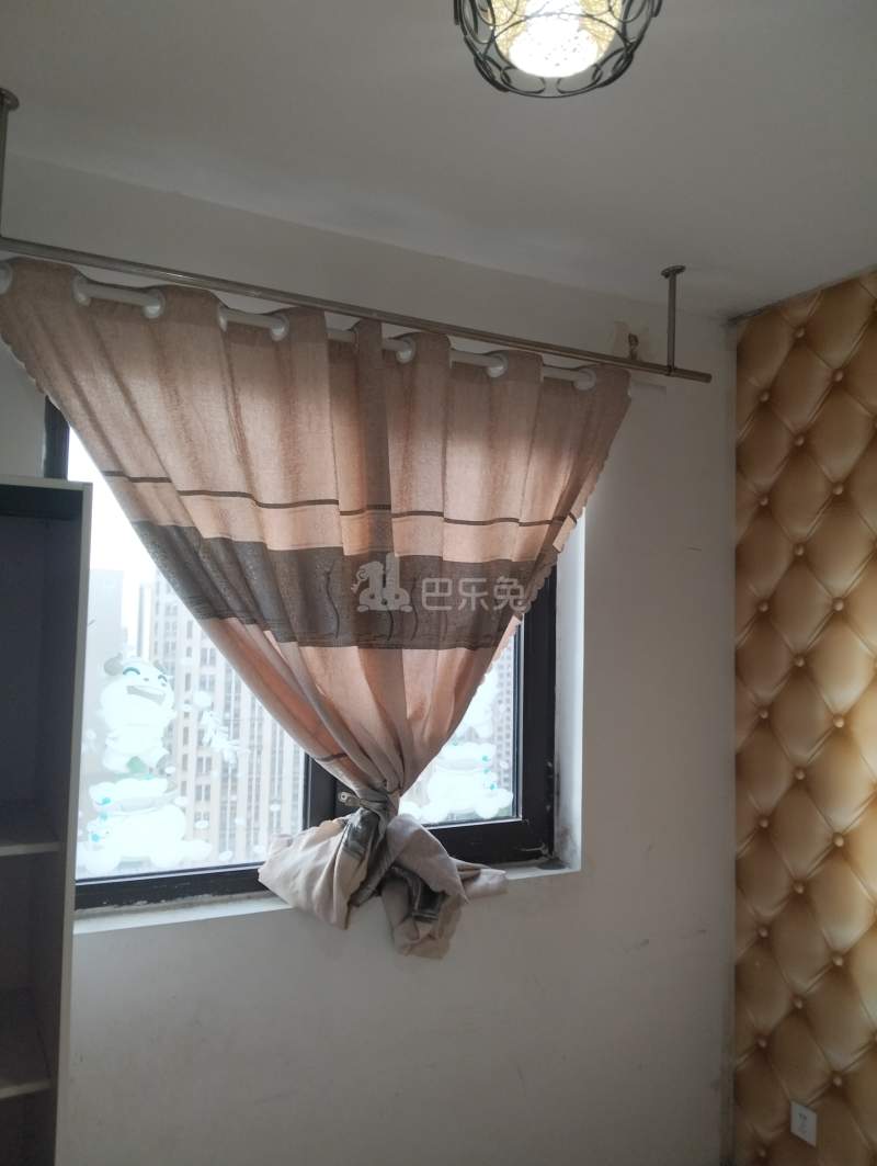 金昊丽苑7550951卧室窗户图7