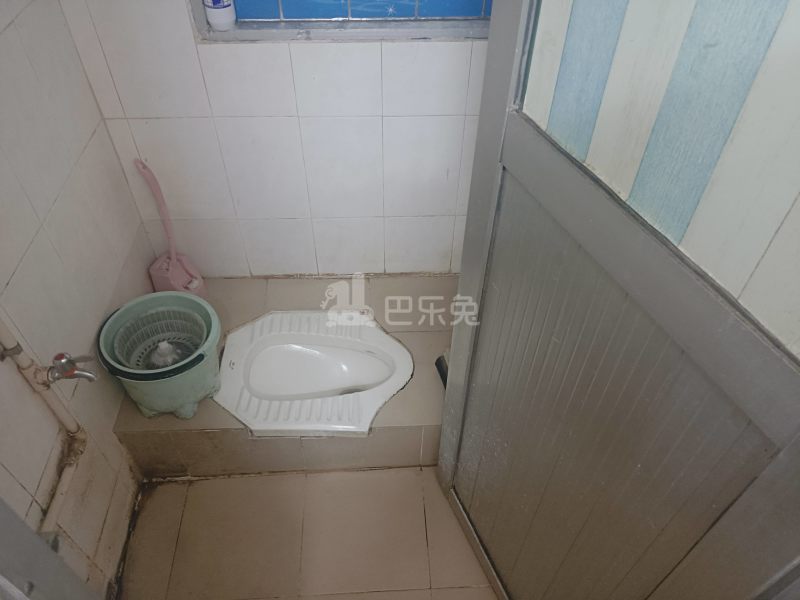 南山村7576607卫生间图6