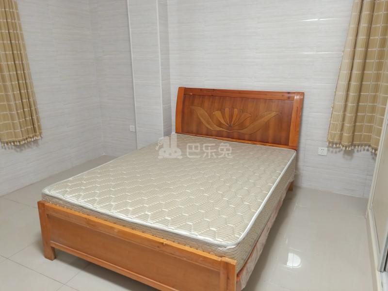 鹤边员村东街东五巷13号7580340卧室图0