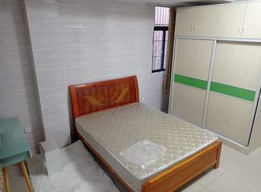 鹤边员村东街东五巷13号 