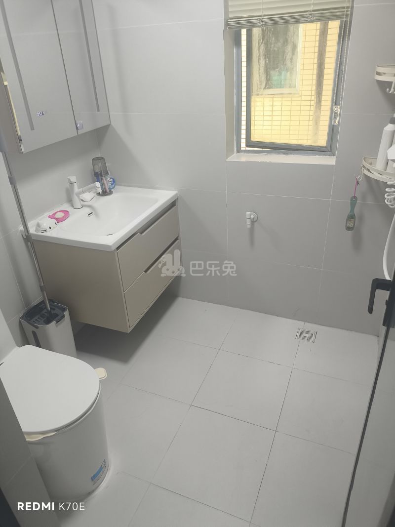 现代城华庭7590963卫生间图7