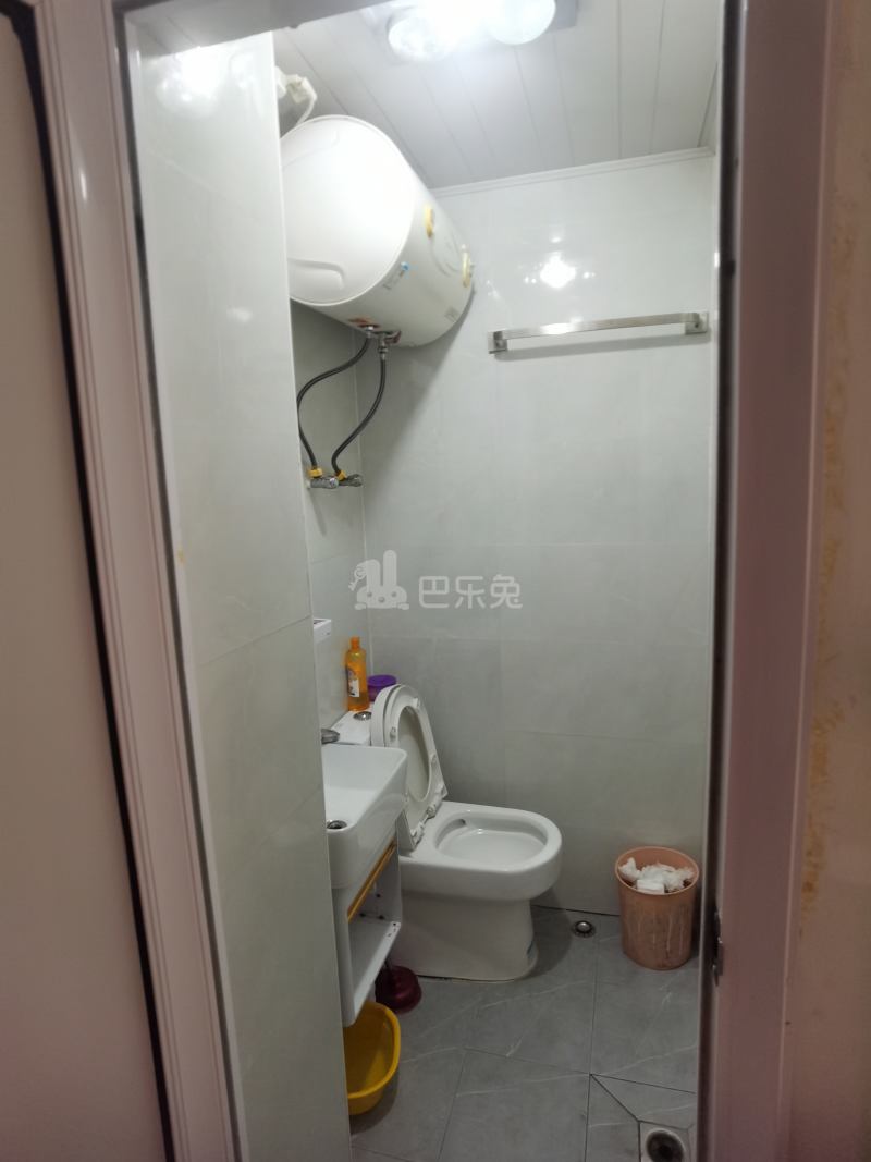 欣周花园7643796卫生间图5