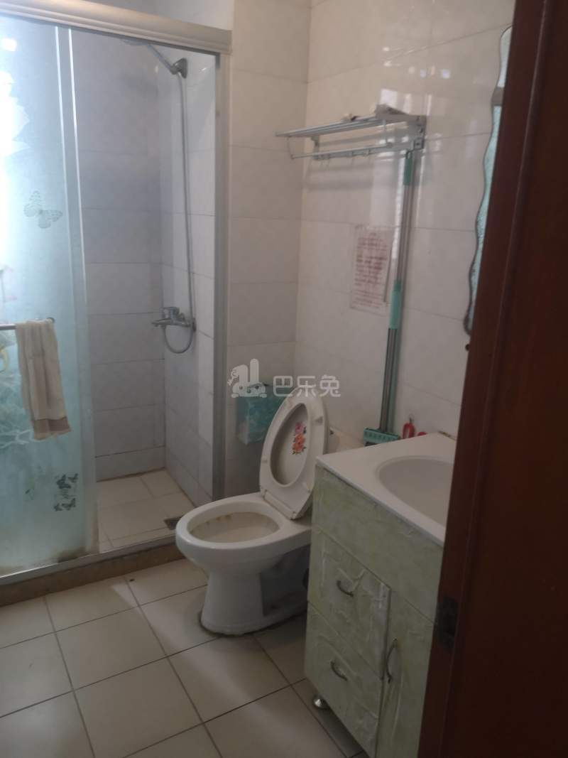 中海瀛台1期7645235卫生间图5