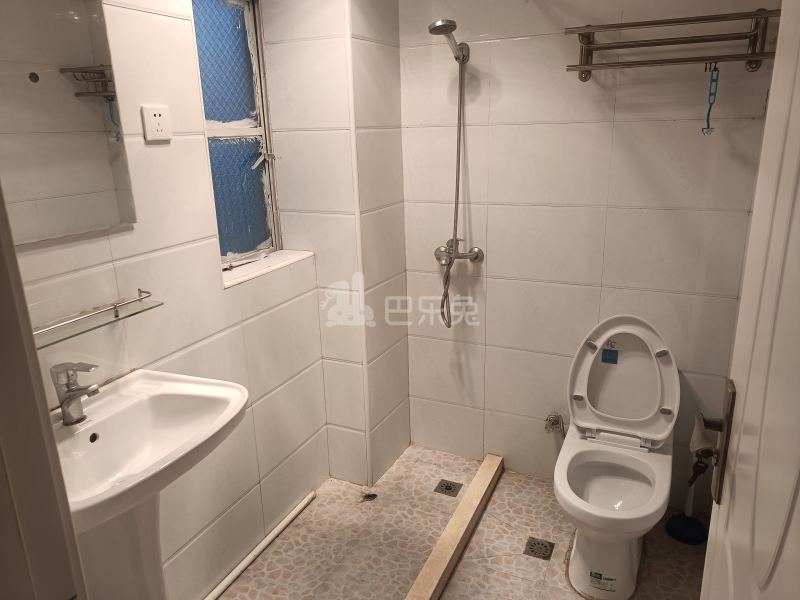 淞南九村766661卫生间图4