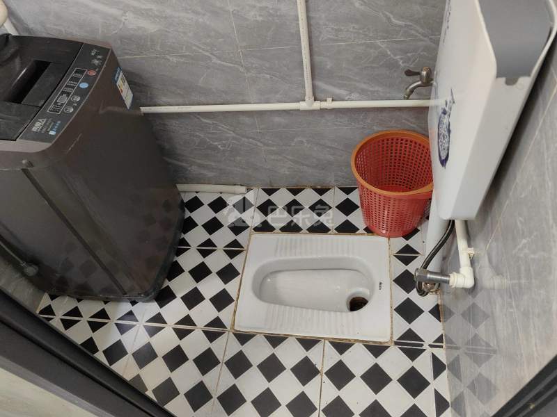 宏华苑小区7689074卫生间图5