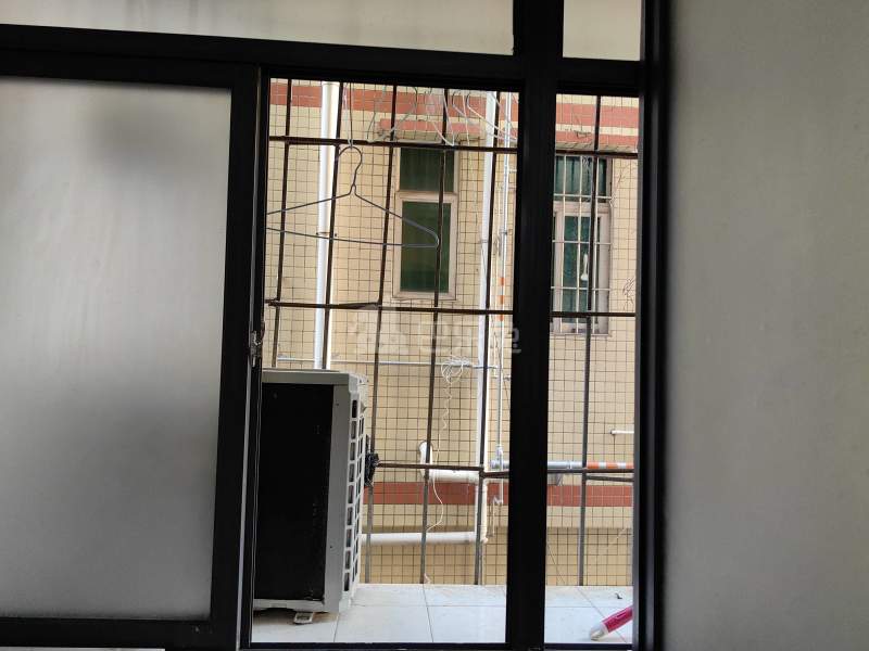 宏华苑小区7689074卧室窗户图8