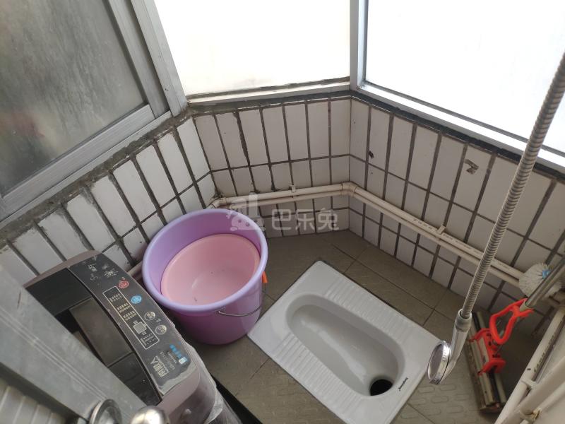 德馨花园7697501卫生间图5