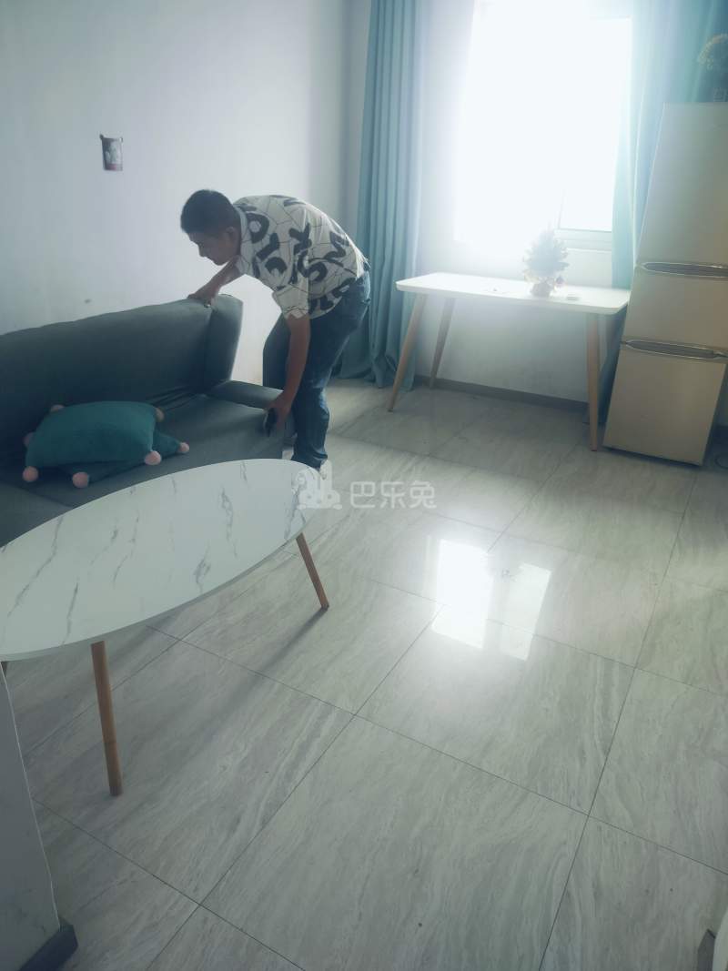 通用昱慧苑7698514客厅图4