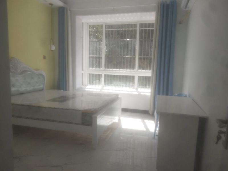 金领国际7711595卧室图0