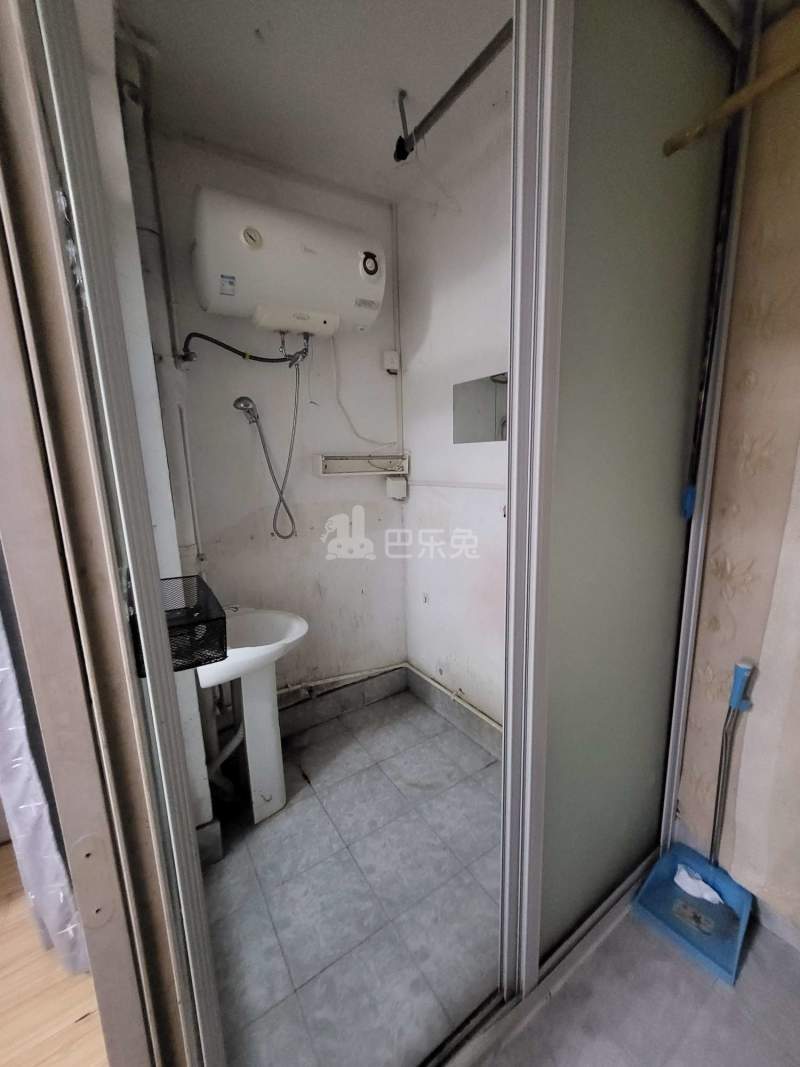 金鑫花园7747427卫生间图4