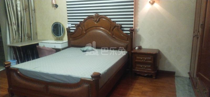 晨岛花苑7782732卧室图1