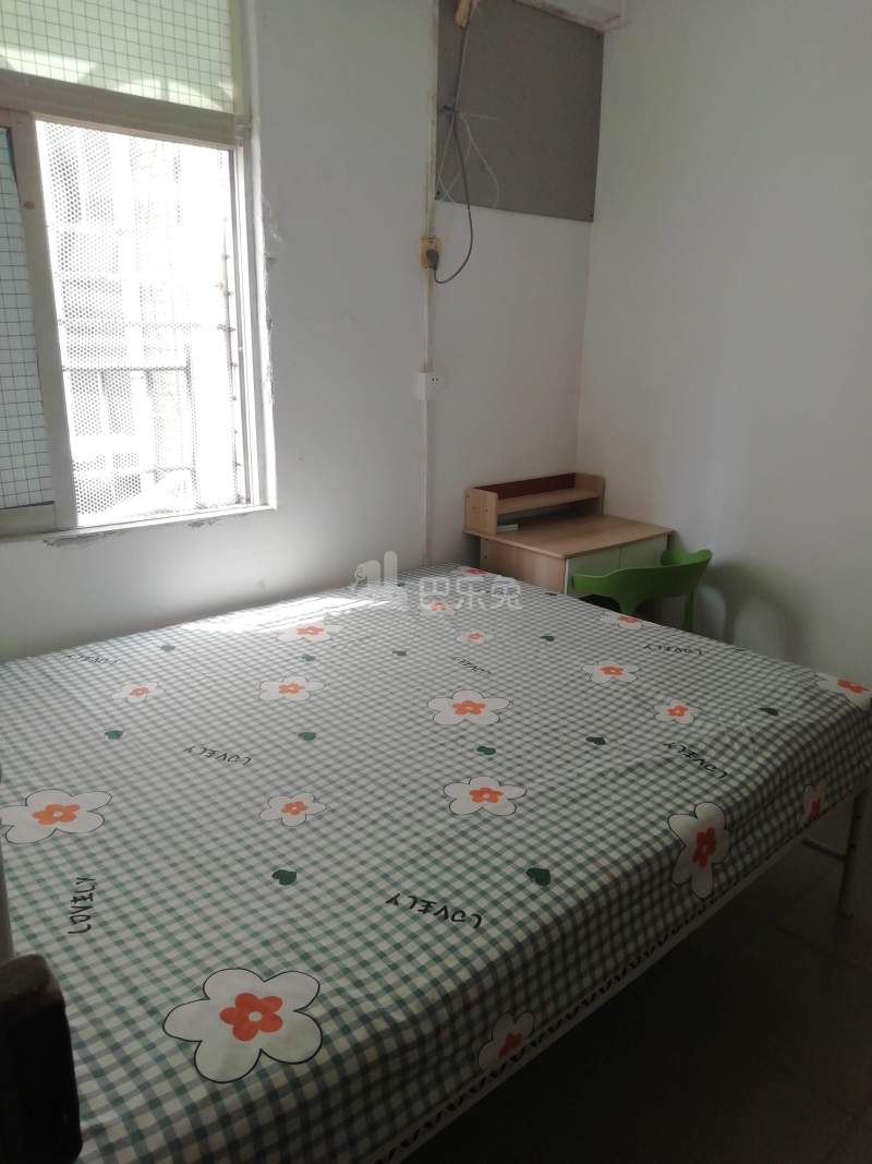 南山村7810439卧室图2