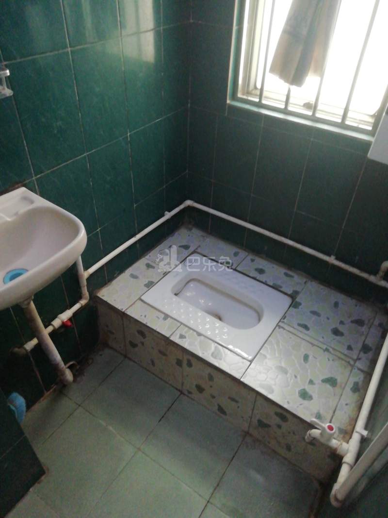 南山村7810439卫生间图5