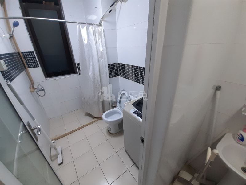 中海瀛台2期7856444卫生间图18